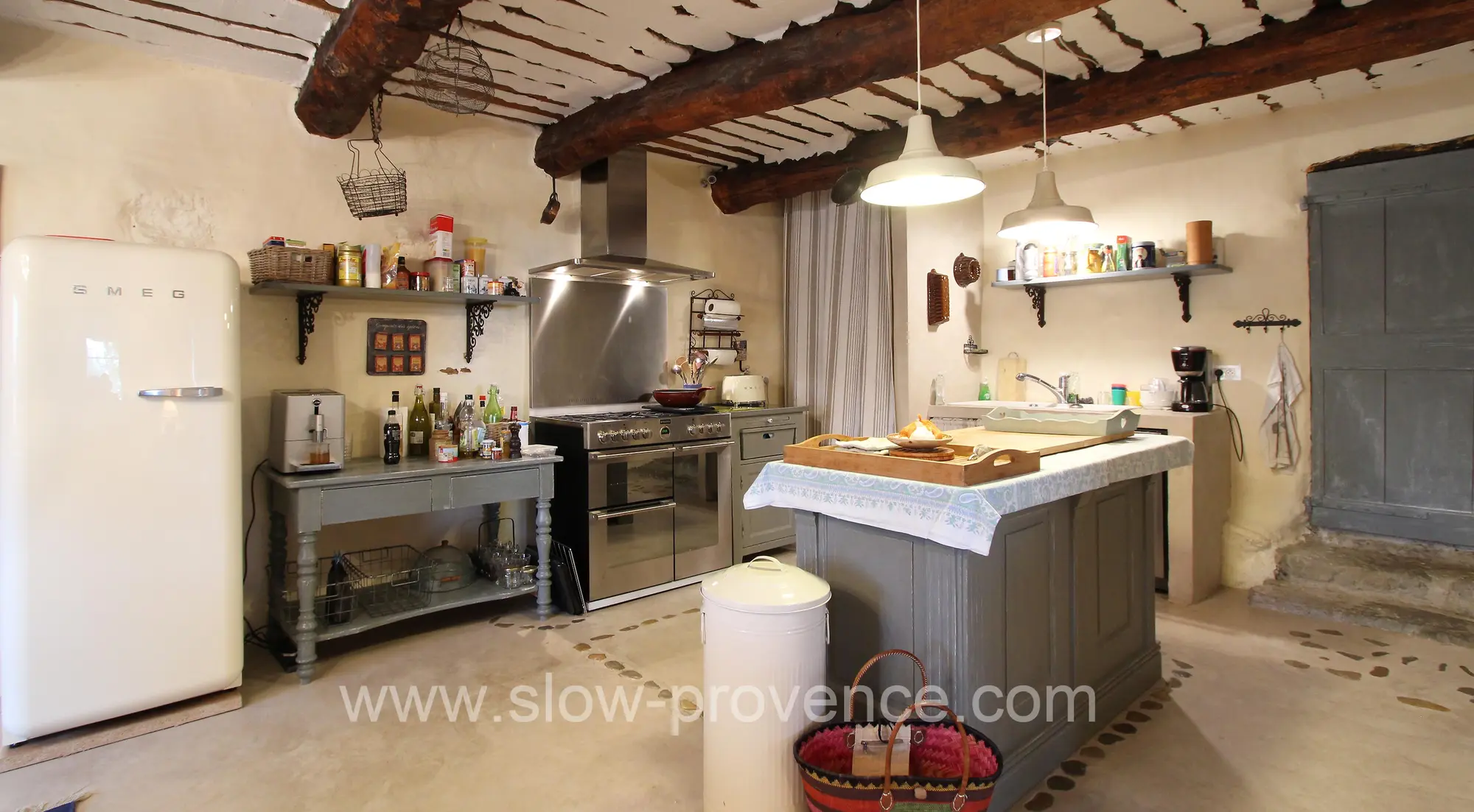 Fully furnished kitchen
