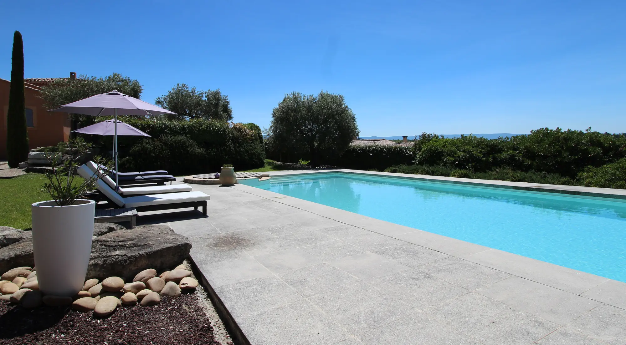 Privater beheizter Pool