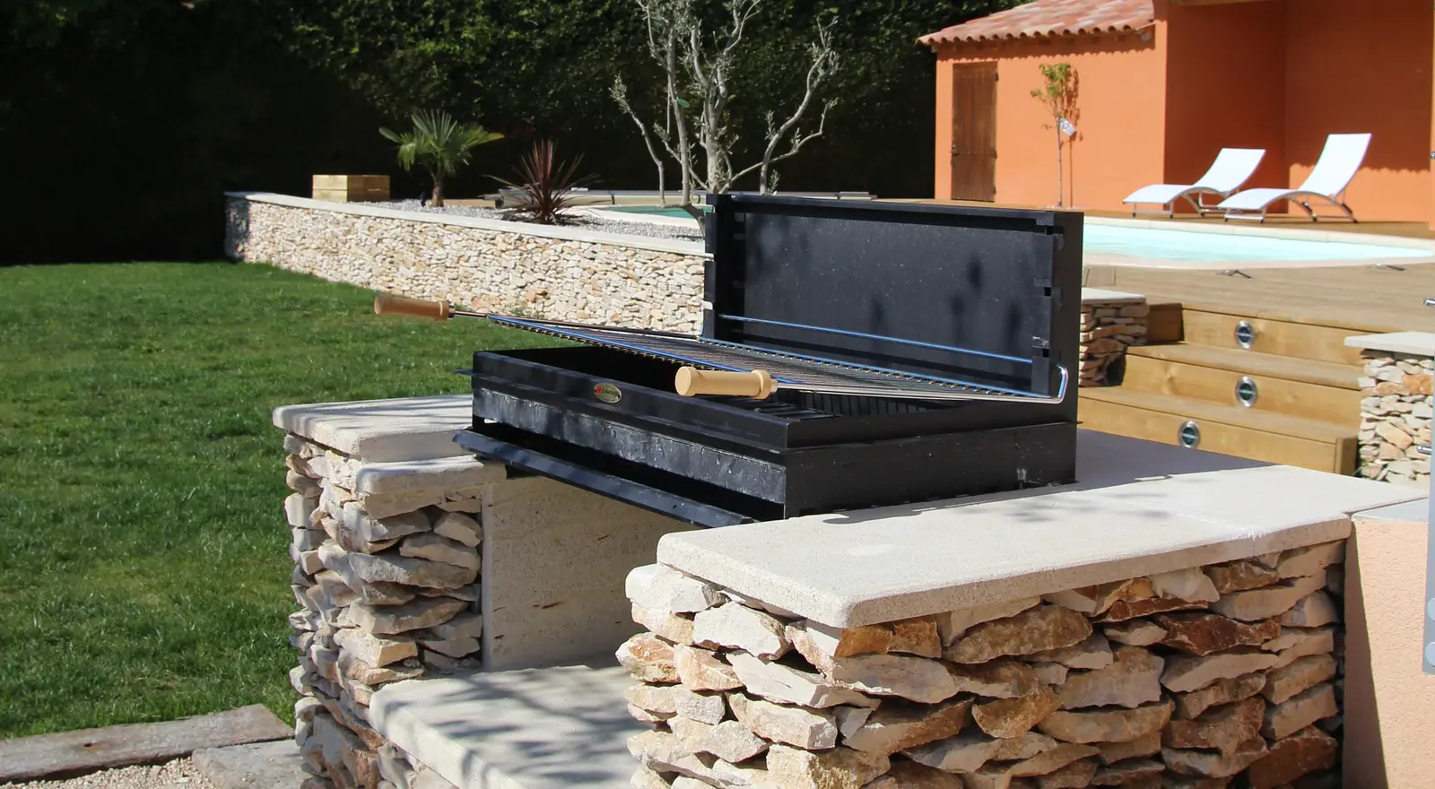Barbecue à charbon