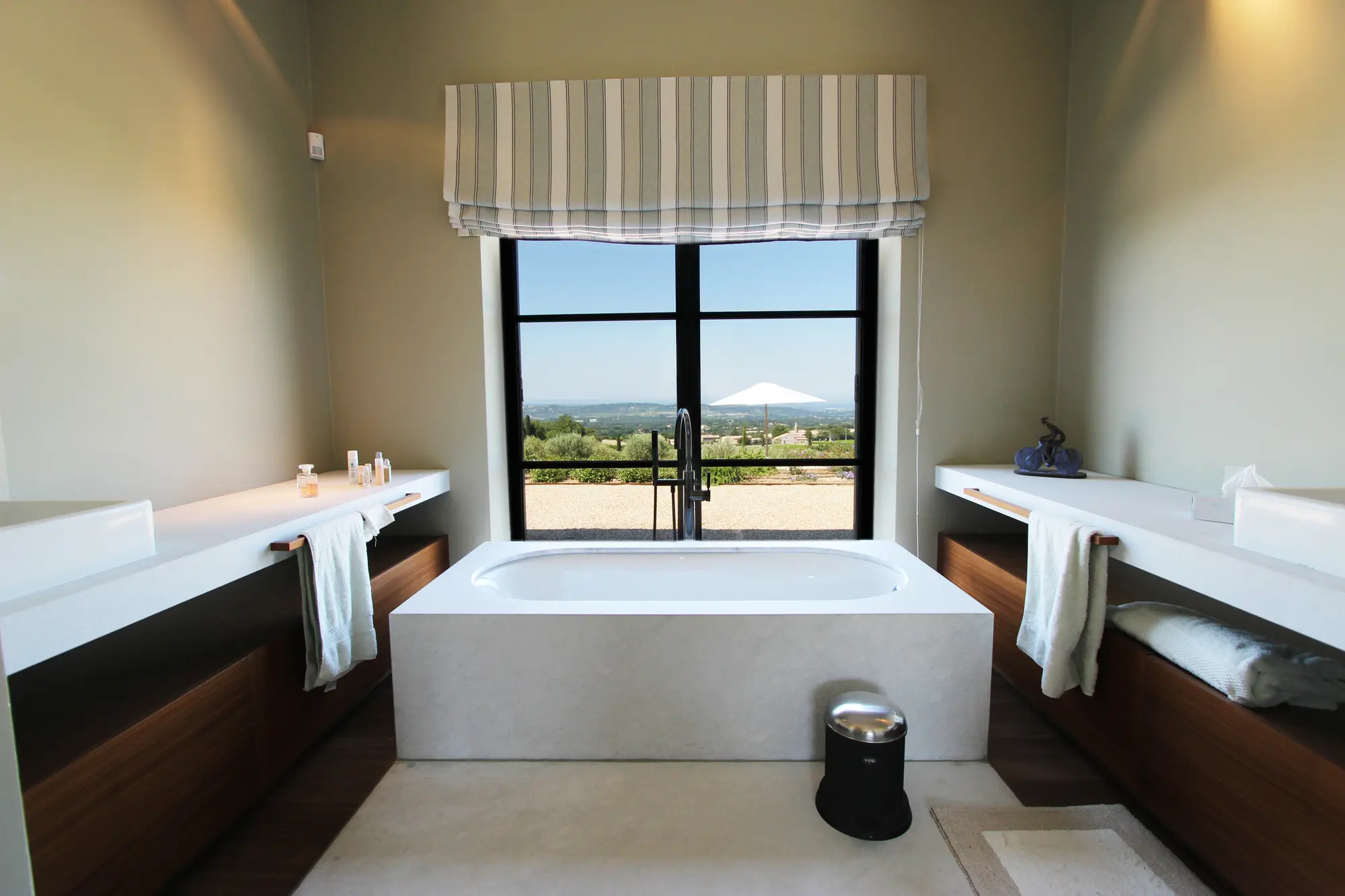 Badezimmer im Hauptschlafzimmer
