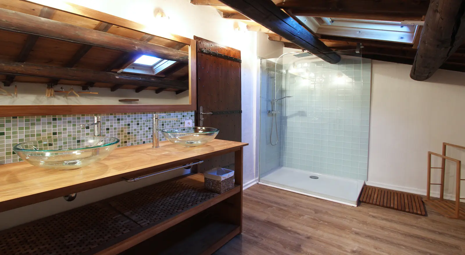 Salle de douche de la chambre 2