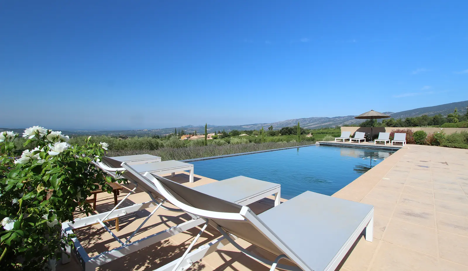 Superbe villa moderne au pied du Mont Ventoux
