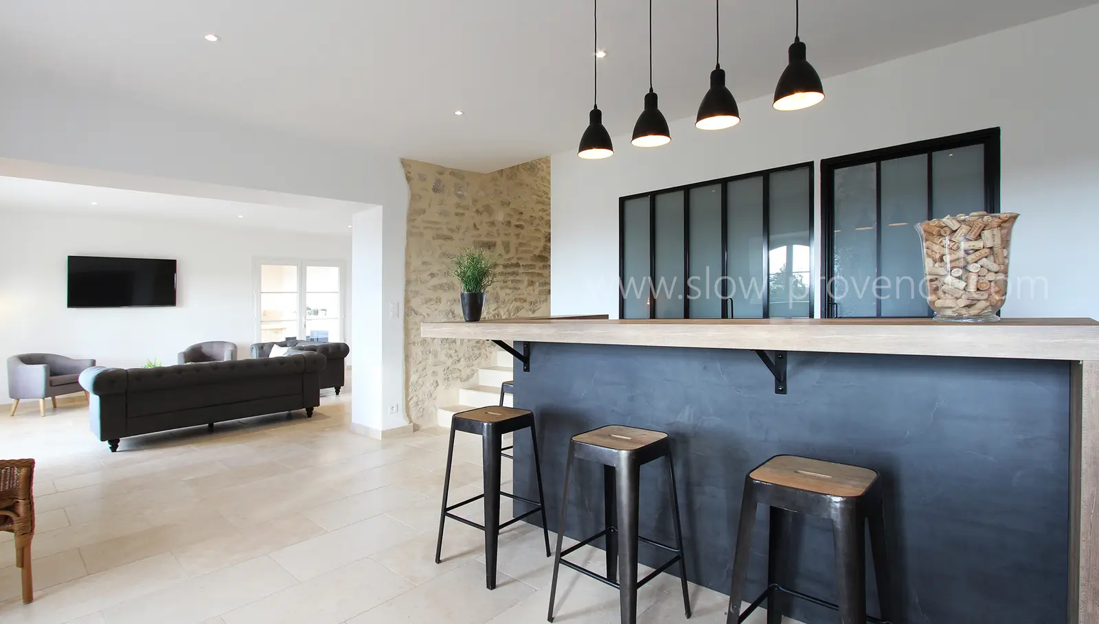 Ouvert sur le salon