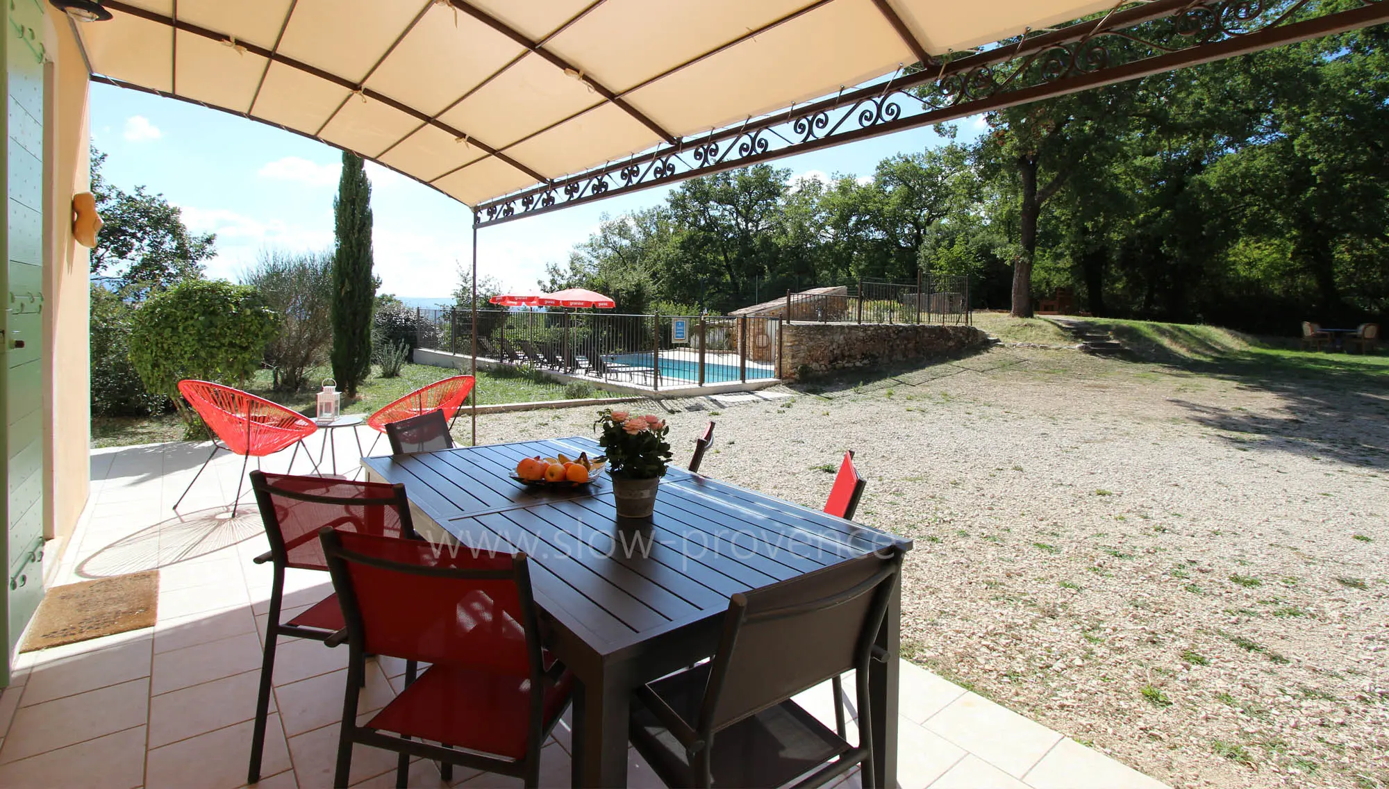 Belle terrasse ombragée
