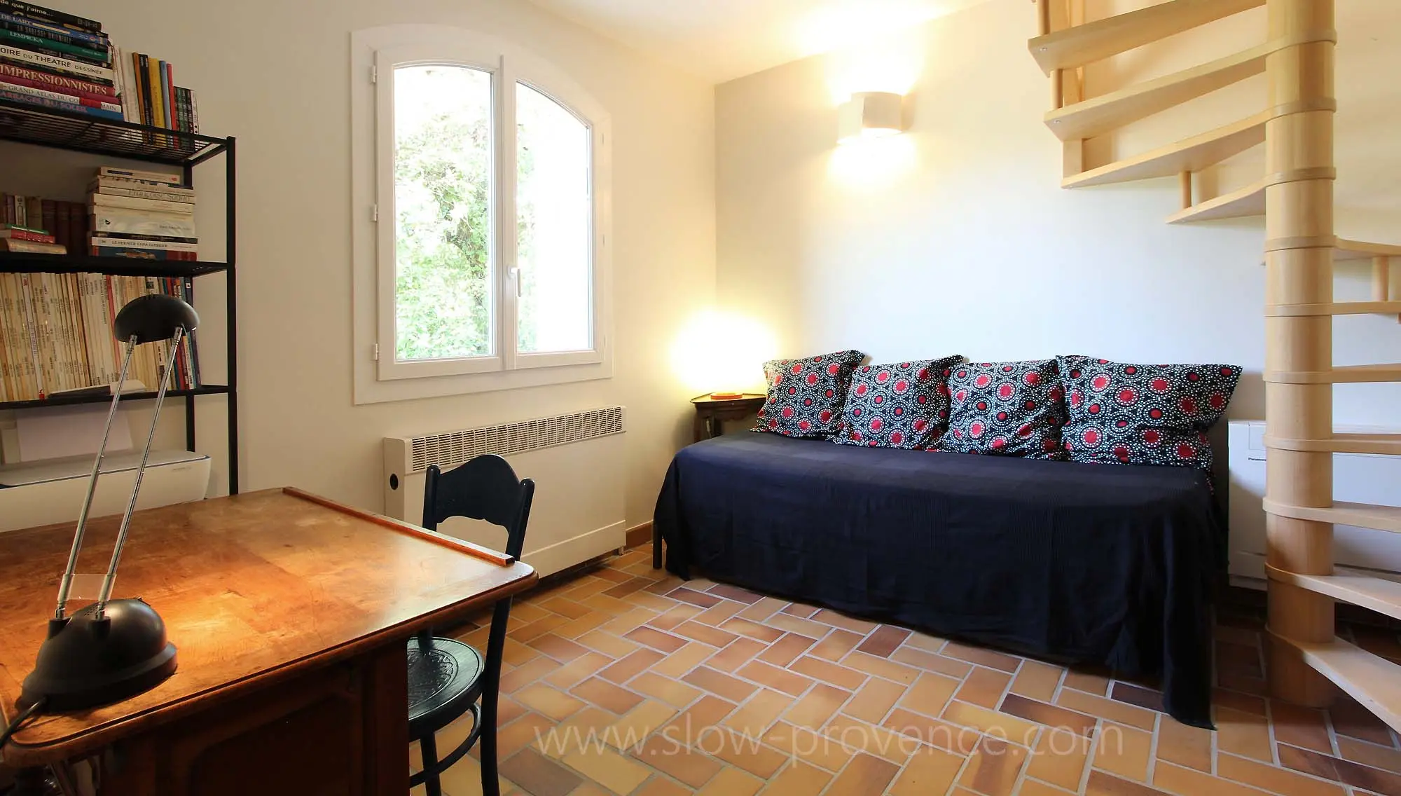 Bureau et lit d'appoint