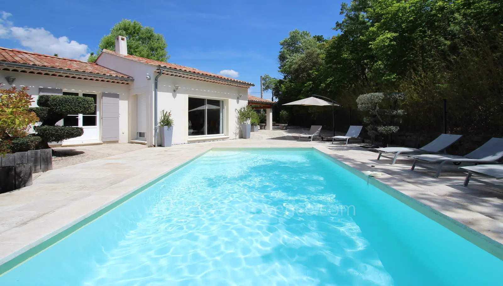 La jolie villa Cerise et sa piscine chauffée