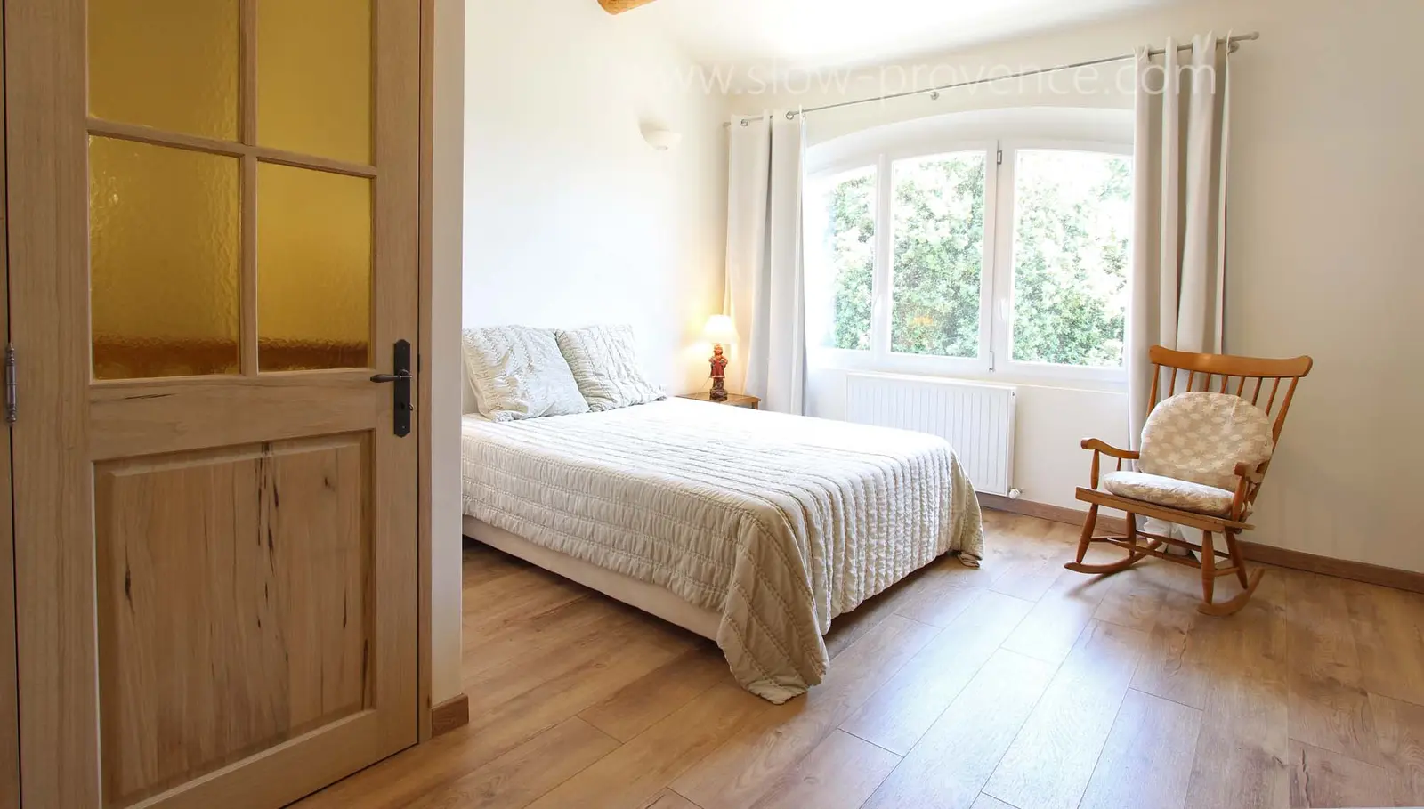 Chambre climatisée à l'étage