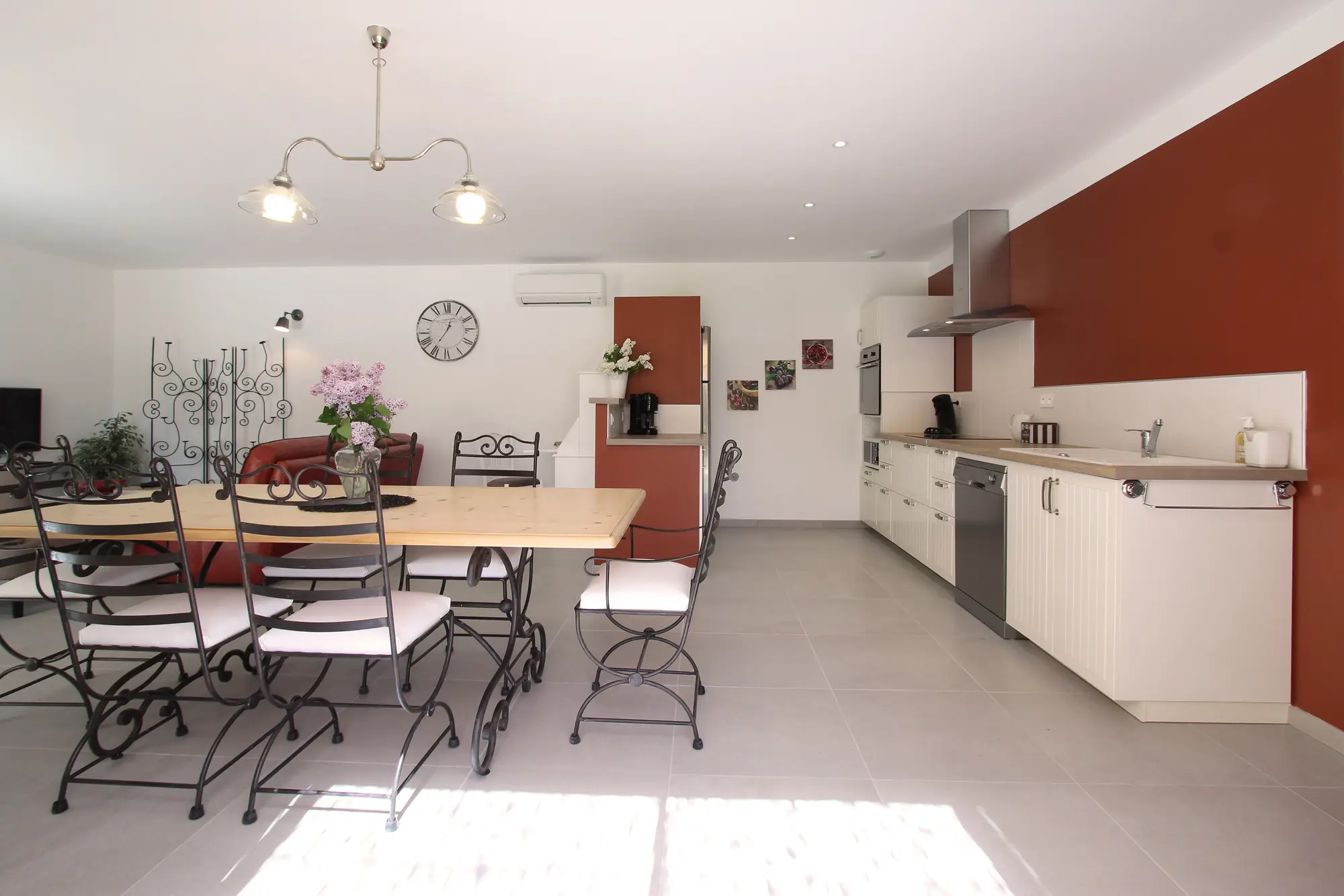 Ruime en lichte woonkamer