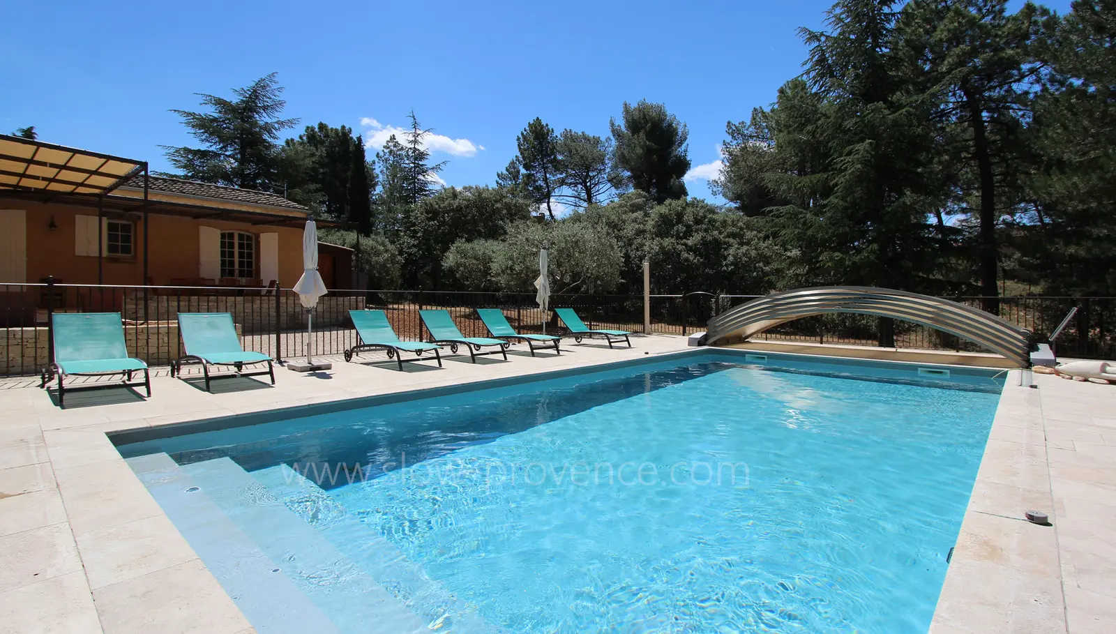 Grande piscine de 10x5m