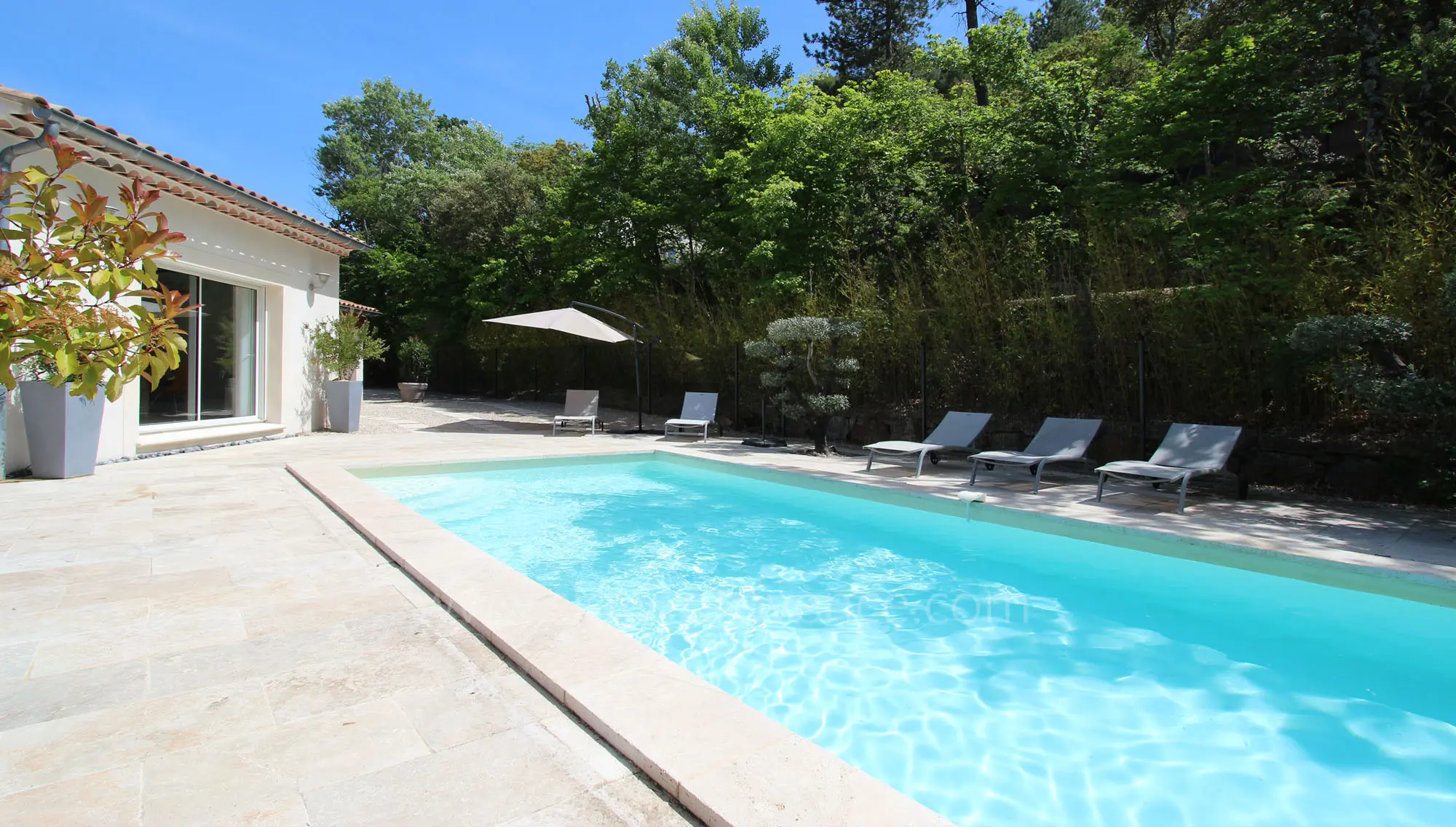 Schöner Strandpool